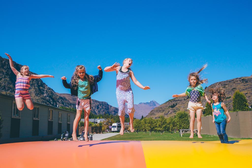 Queenstown Top 10 Holiday Park ภายนอก รูปภาพ