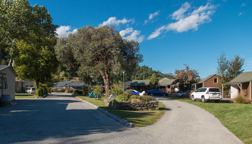 Queenstown Top 10 Holiday Park ภายนอก รูปภาพ