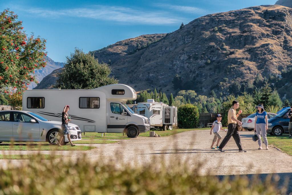 Queenstown Top 10 Holiday Park ภายนอก รูปภาพ